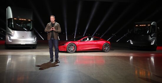 Tesla introduces new models of electric car