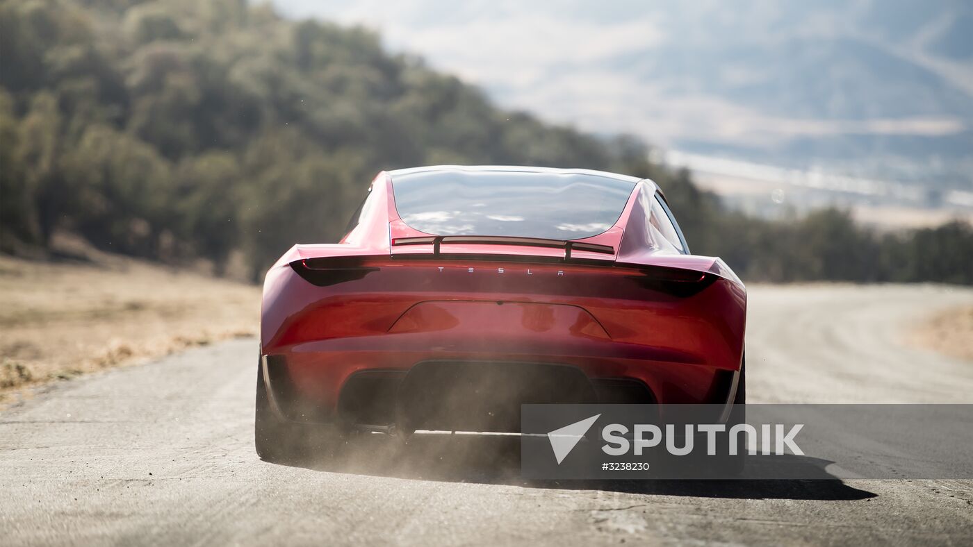 Tesla introduces new models of electric car