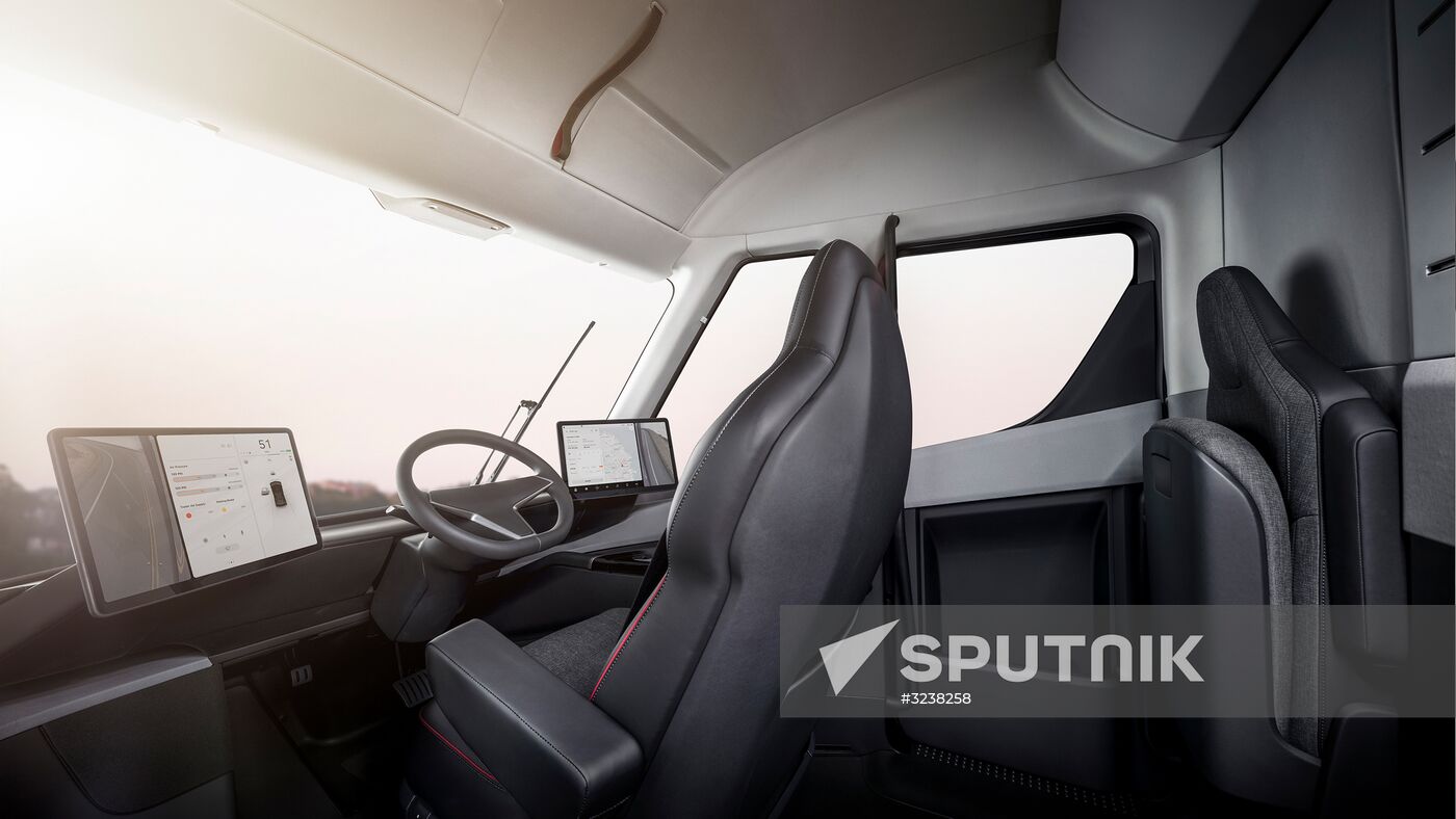 Tesla introduces new models of electric car