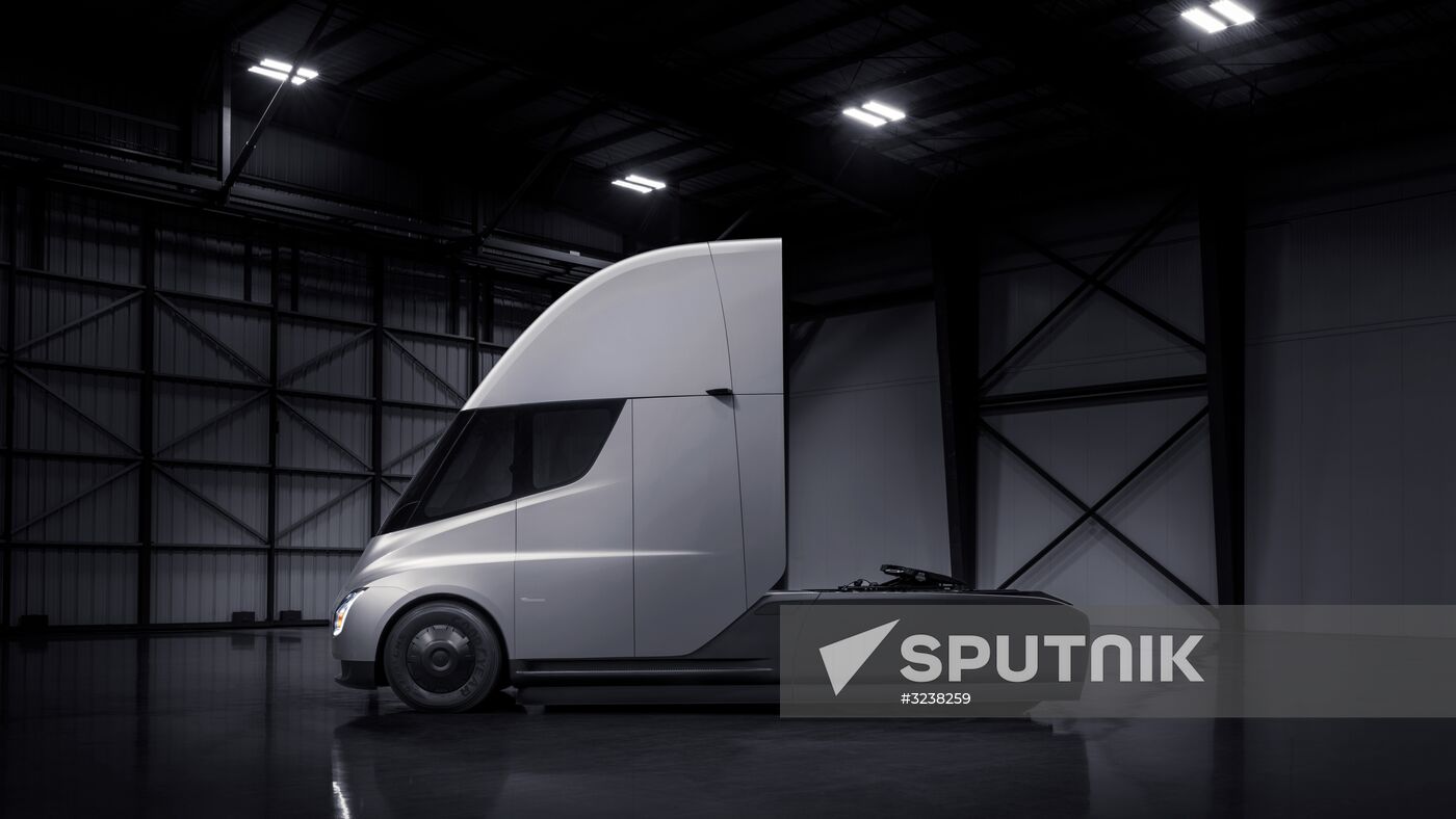 Tesla introduces new models of electric car