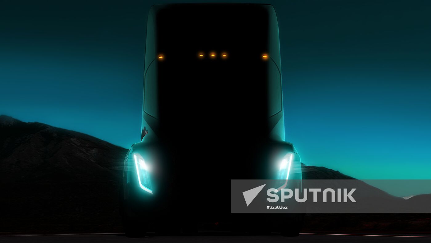 Tesla introduces new models of electric car