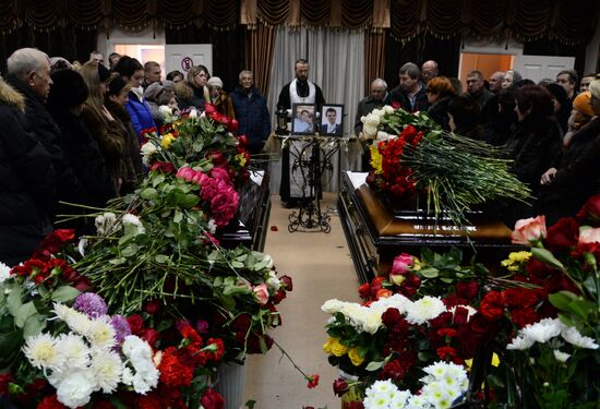 Funeral of pilots killed in aircrash in Khabarovsk
