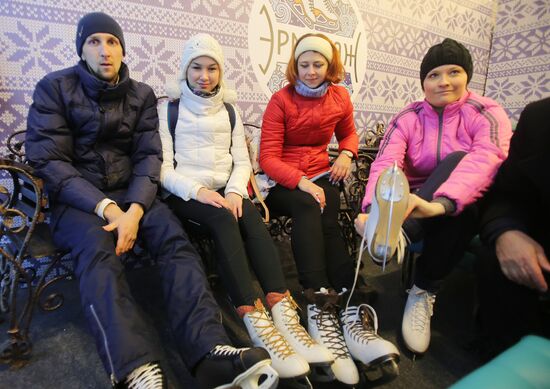 Hermitage Garden opens skating-rink, new season