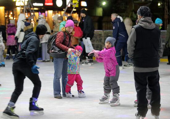 Hermitage Garden opens skating-rink, new season