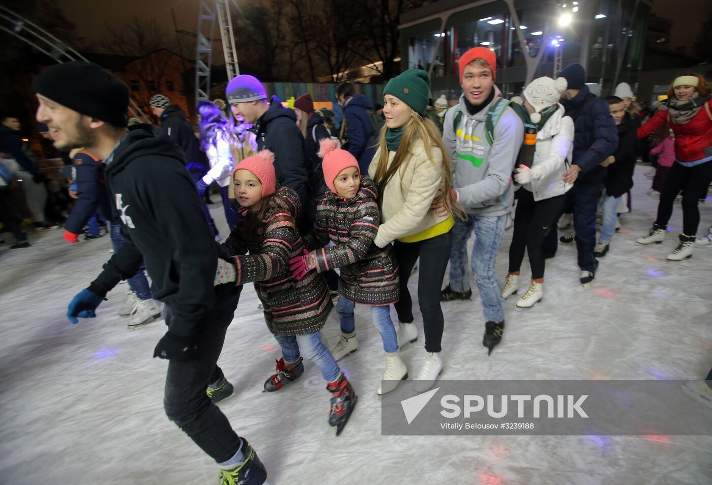Hermitage Garden opens skating-rink, new season