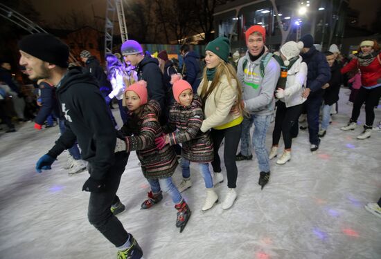 Hermitage Garden opens skating-rink, new season