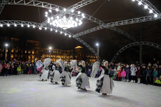 Hermitage Garden opens skating-rink, new season