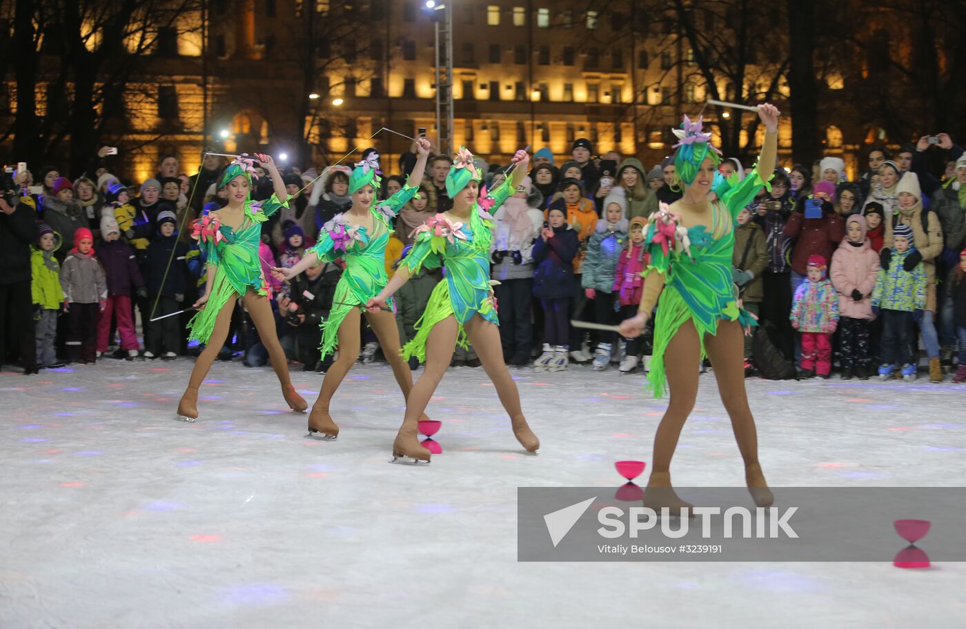Hermitage Garden opens skating-rink, new season