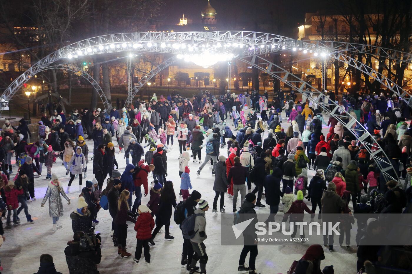 Hermitage Garden opens skating-rink, new season