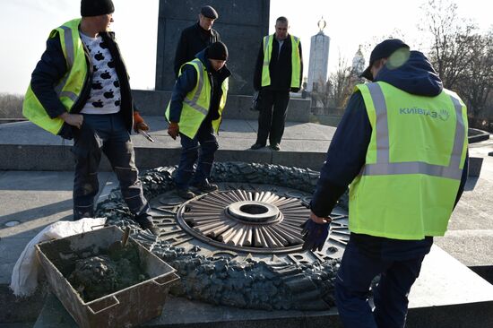 Concrete poured over Eternal Flame again in Kiev