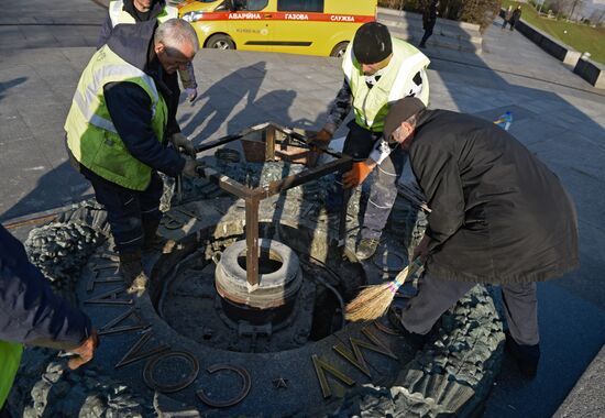 Concrete poured over Eternal Flame again in Kiev