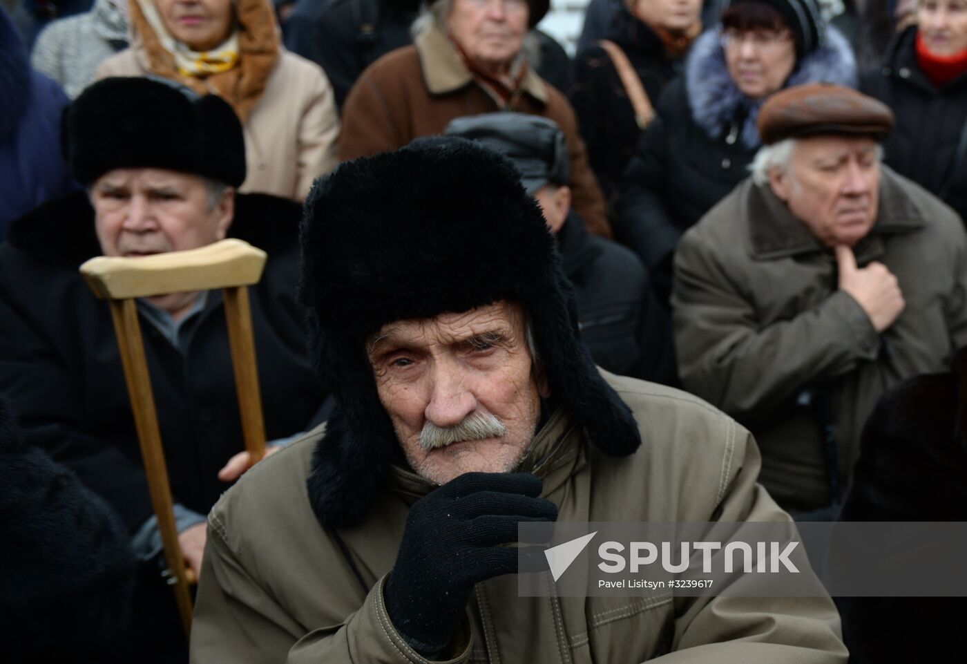 Masks of Grief monument unveiled in Yekaterinburg