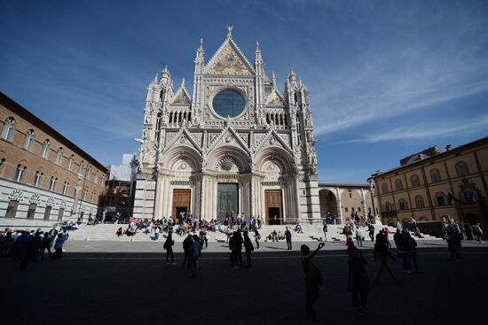 Cities of the world. Siena