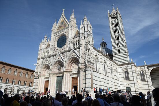 Cities of the world. Siena