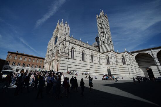 Cities of the world. Siena