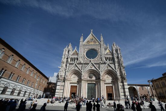 Cities of the world. Siena