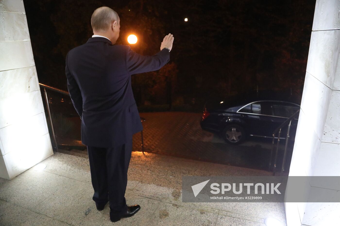 Vladimir Putin meets with Syrian President Bashar Al-Assad