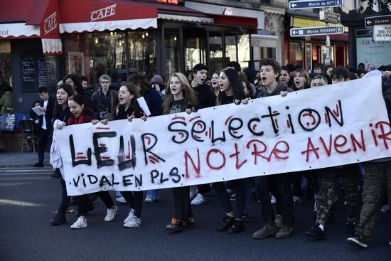 Protest against education reform in Paris