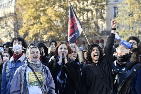 Protest against education reform in Paris