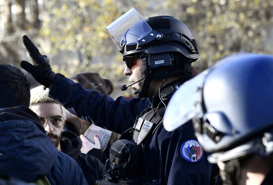 Protest against education reform in Paris