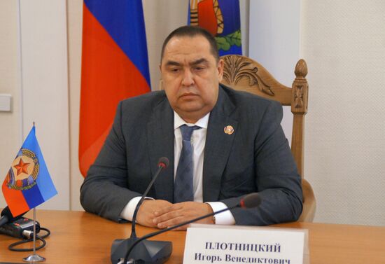 Igor Plotnitsky and Igor Kornet give news conference in Lugansk