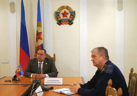 Igor Plotnitsky and Igor Kornet give news conference in Lugansk