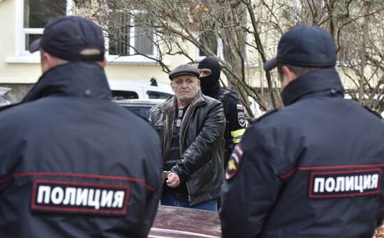 Mejlis members arrested in Crimea for extortion