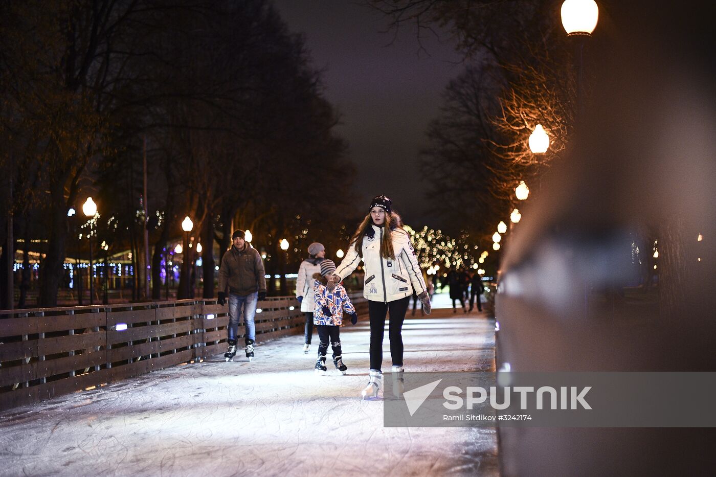 Stereo ice rink opens in Gorky Park