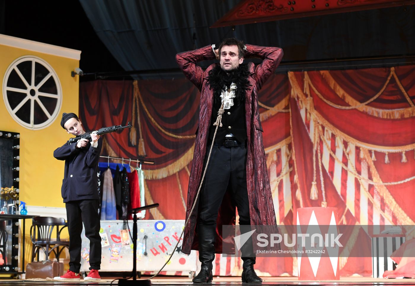 "High Wire Act" premieres at a Moscow theater