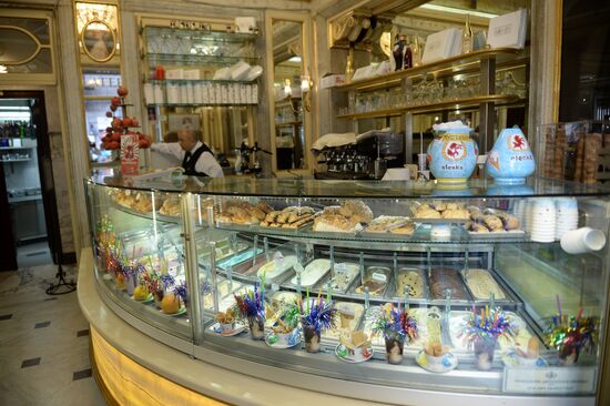 Cities of the world. Naples