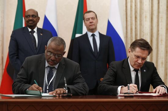 Prime Minister Dmitry Medvedev meets with President of Sudan Omar al-Bashir