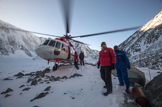 Campaign for cleaning up foot of Belukha Mountain