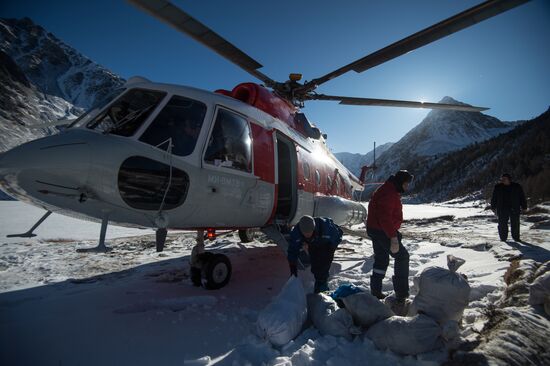 Campaign for cleaning up foot of Belukha Mountain