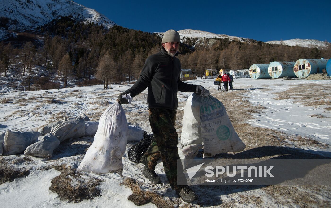 Campaign for cleaning up foot of Belukha Mountain