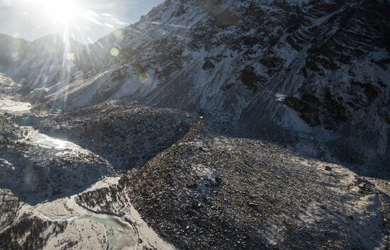 Campaign for cleaning up foot of Belukha Mountain
