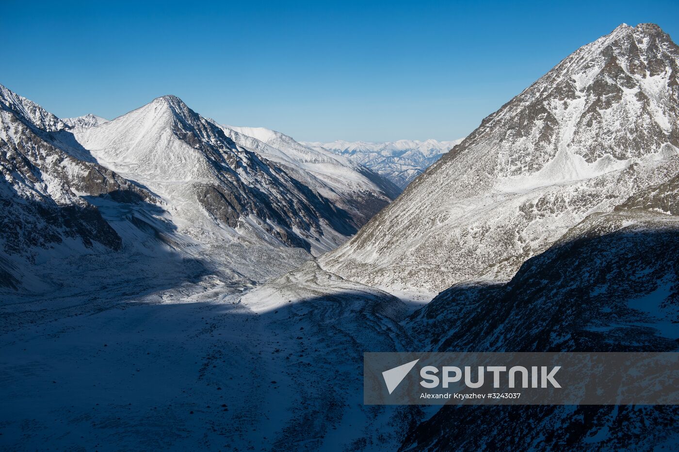 Campaign for cleaning up foot of Belukha Mountain