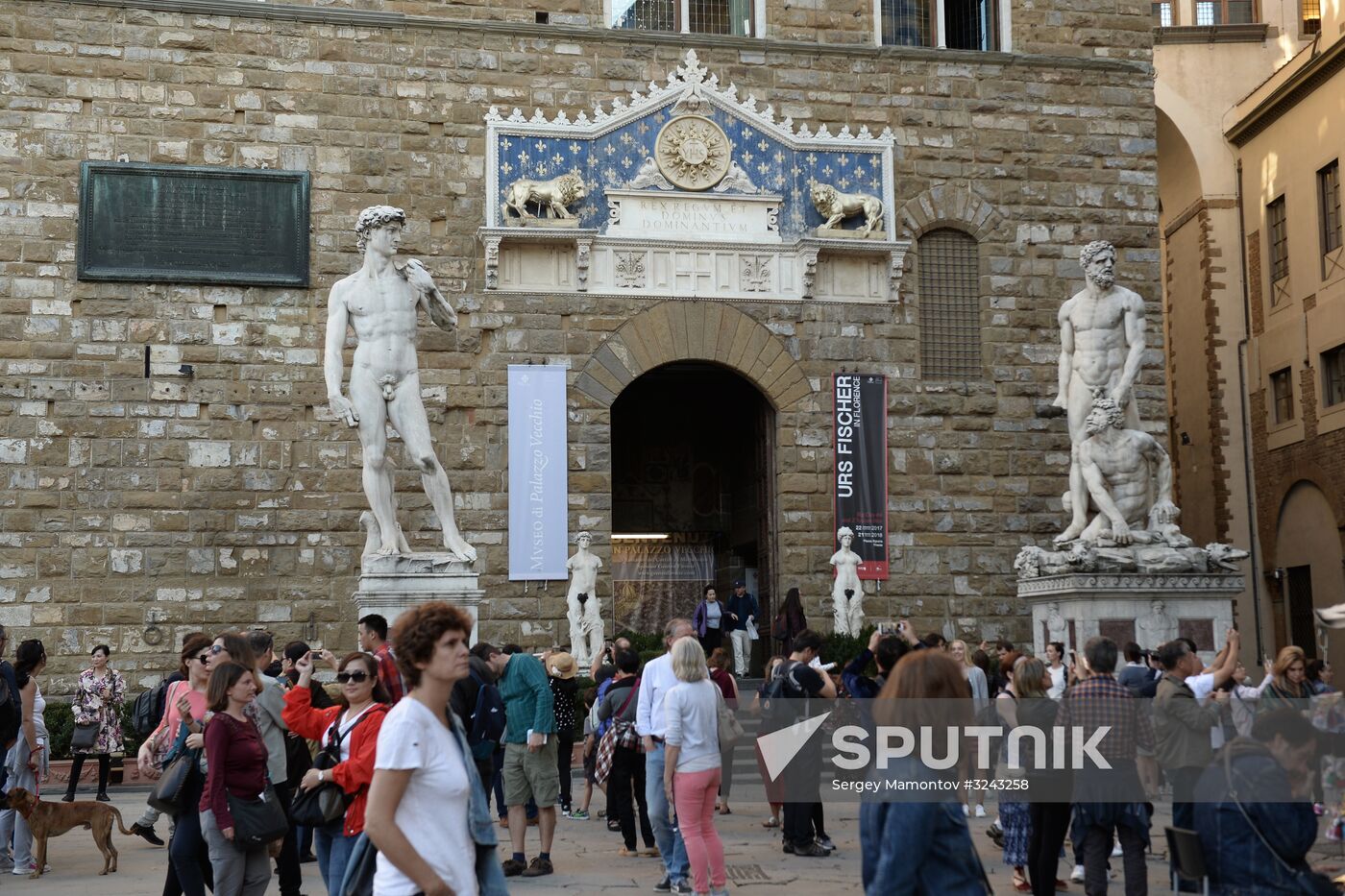 Cities of the world. Florence