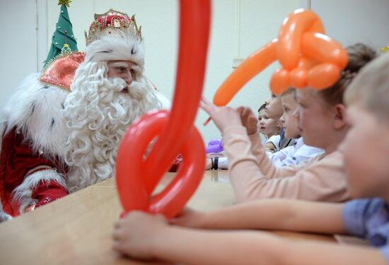 Russia's official Father Frost visits Yekaterinburg