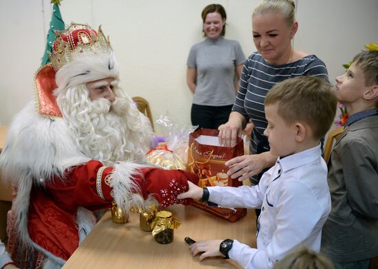 Russia's official Father Frost visits Yekaterinburg