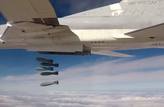 Six Tu-22M3 bombers strike terrorist facilities in Syria