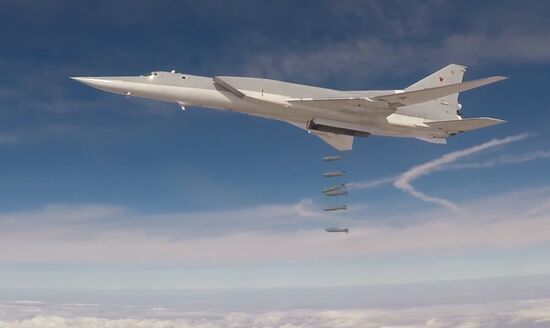 Six Tu-22M3 bombers strike terrorist facilities in Syria