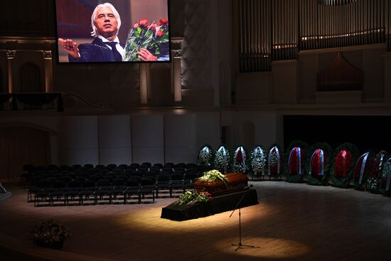Opera singer Dmitri Hvorostovsky lies in repose
