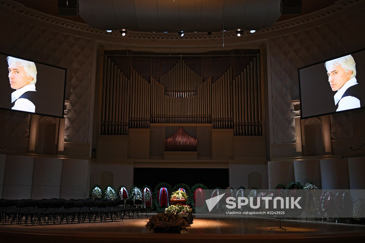 Opera singer Dmitri Hvorostovsky lies in repose