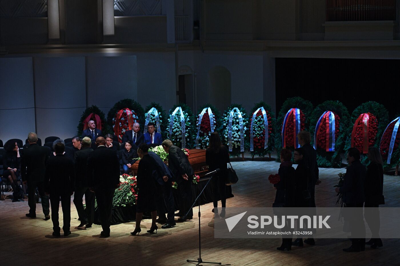 Opera singer Dmitri Hvorostovsky lies in repose