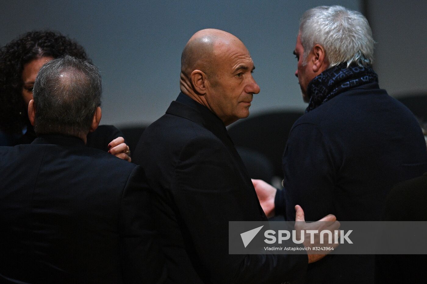 Opera singer Dmitri Hvorostovsky lies in repose