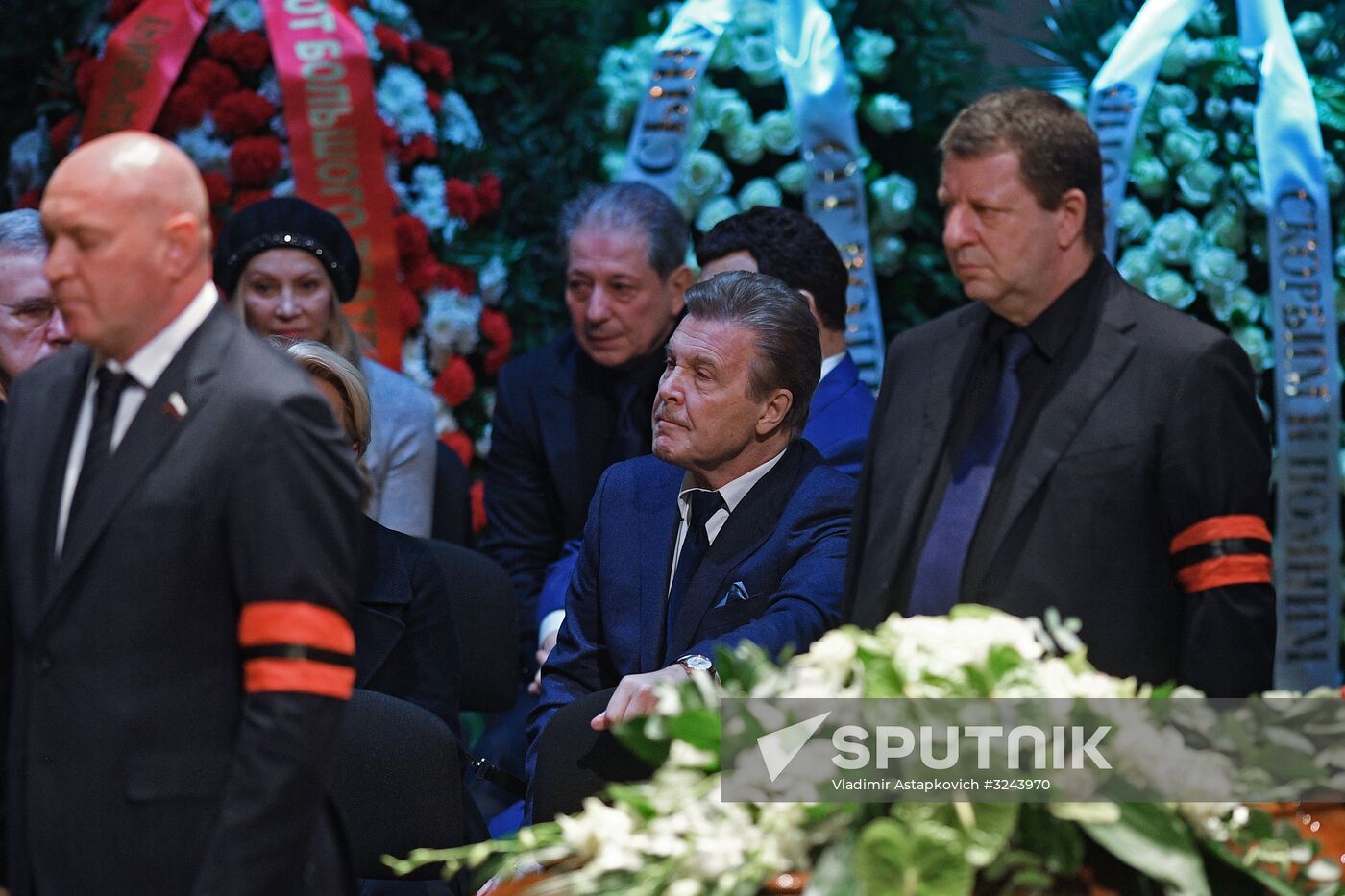 Opera singer Dmitri Hvorostovsky lies in repose