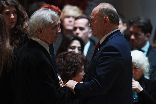 Opera singer Dmitri Hvorostovsky lies in repose