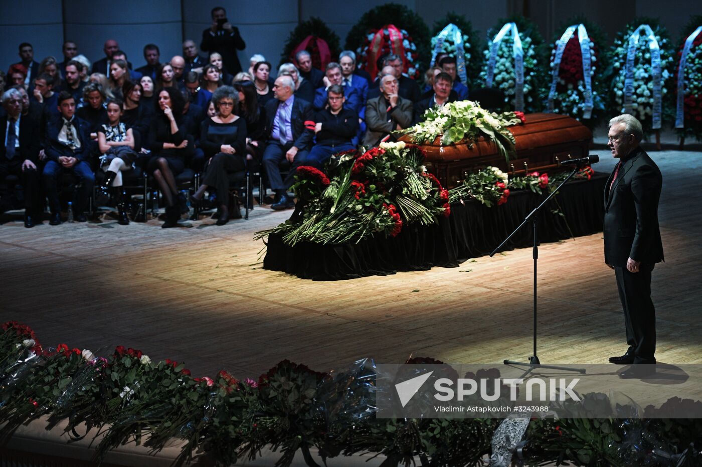 Opera singer Dmitri Hvorostovsky lies in repose