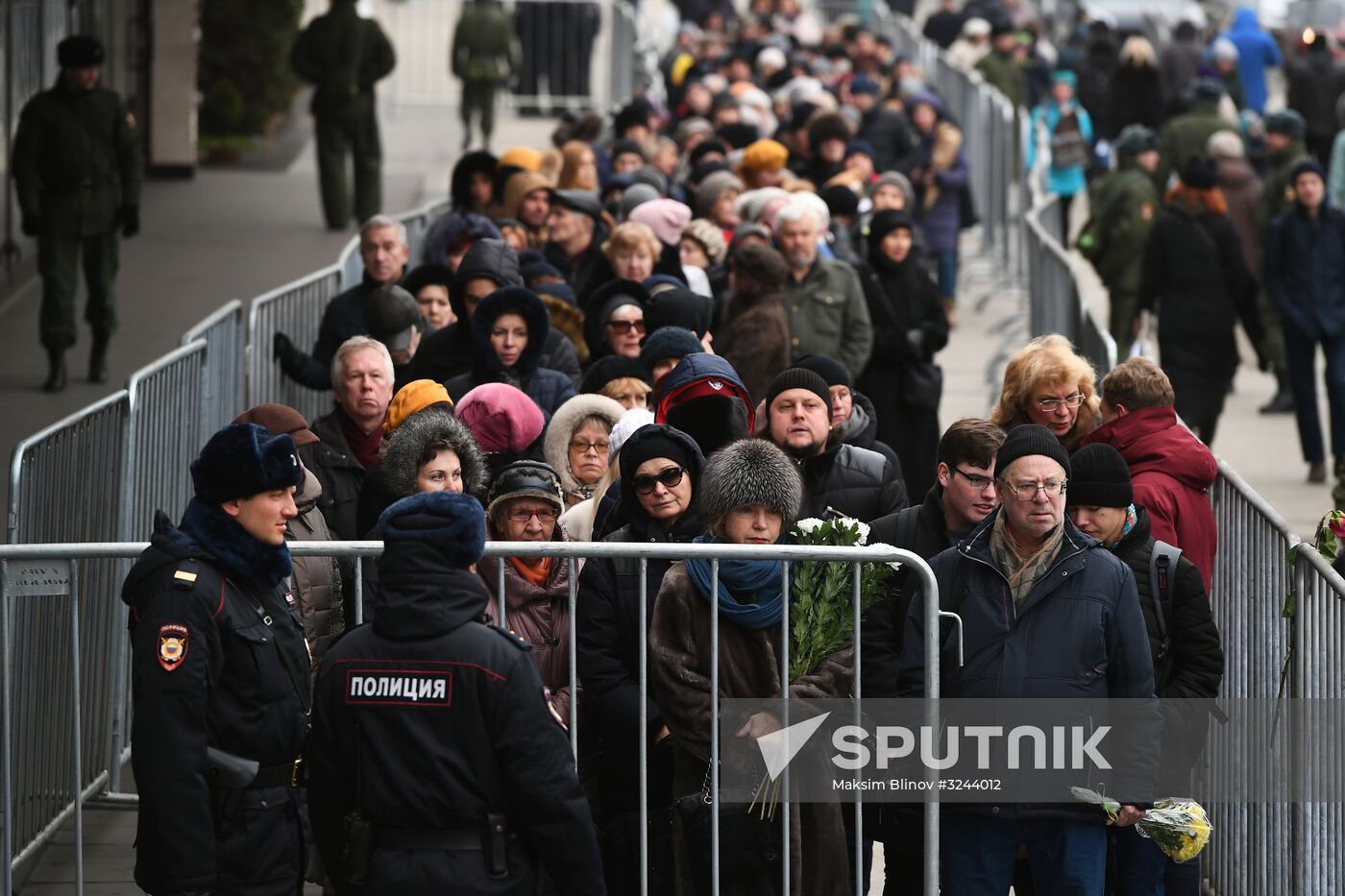 Opera singer Dmitri Hvorostovsky lies in repose
