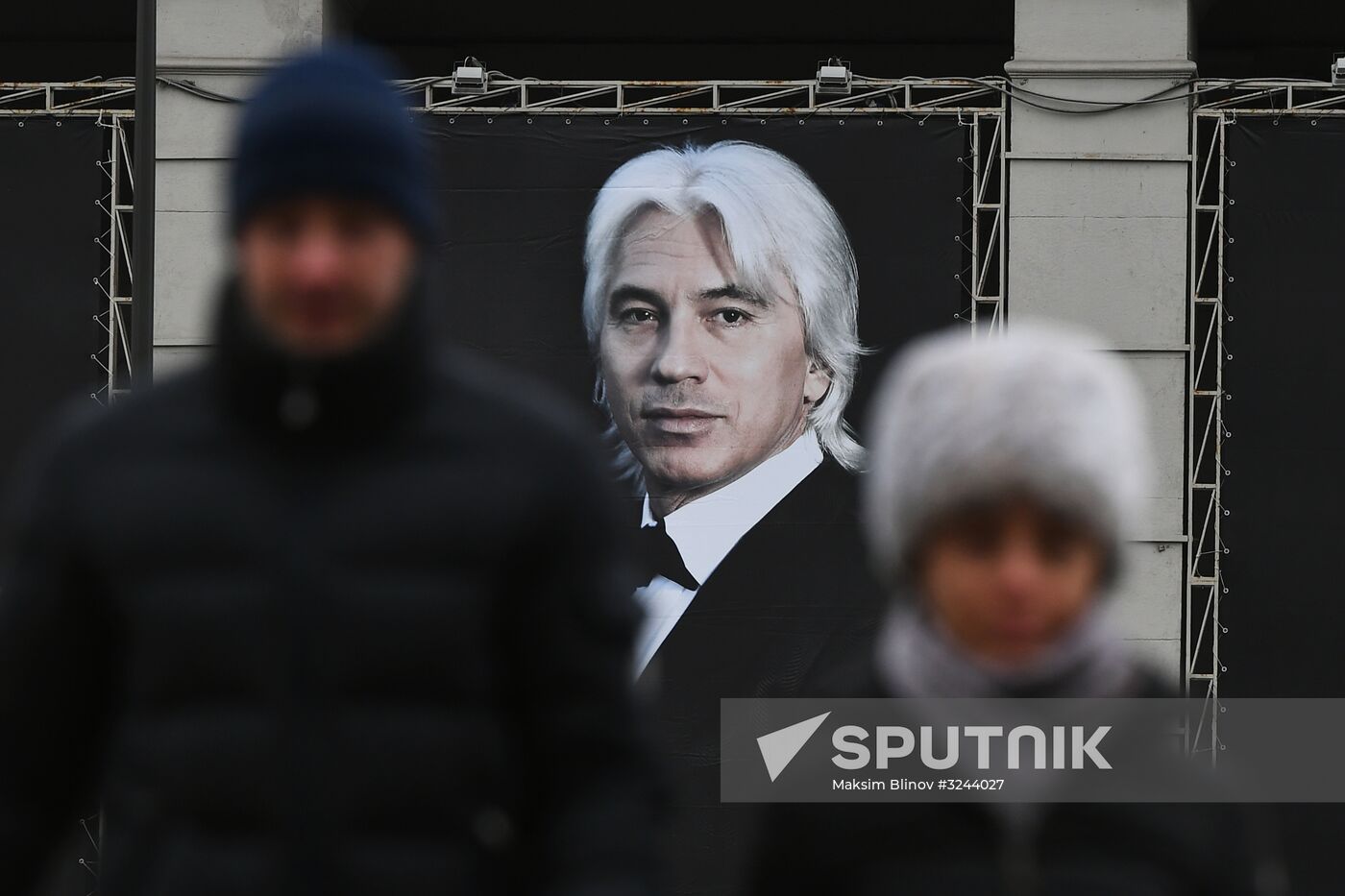 Opera singer Dmitri Hvorostovsky lies in repose